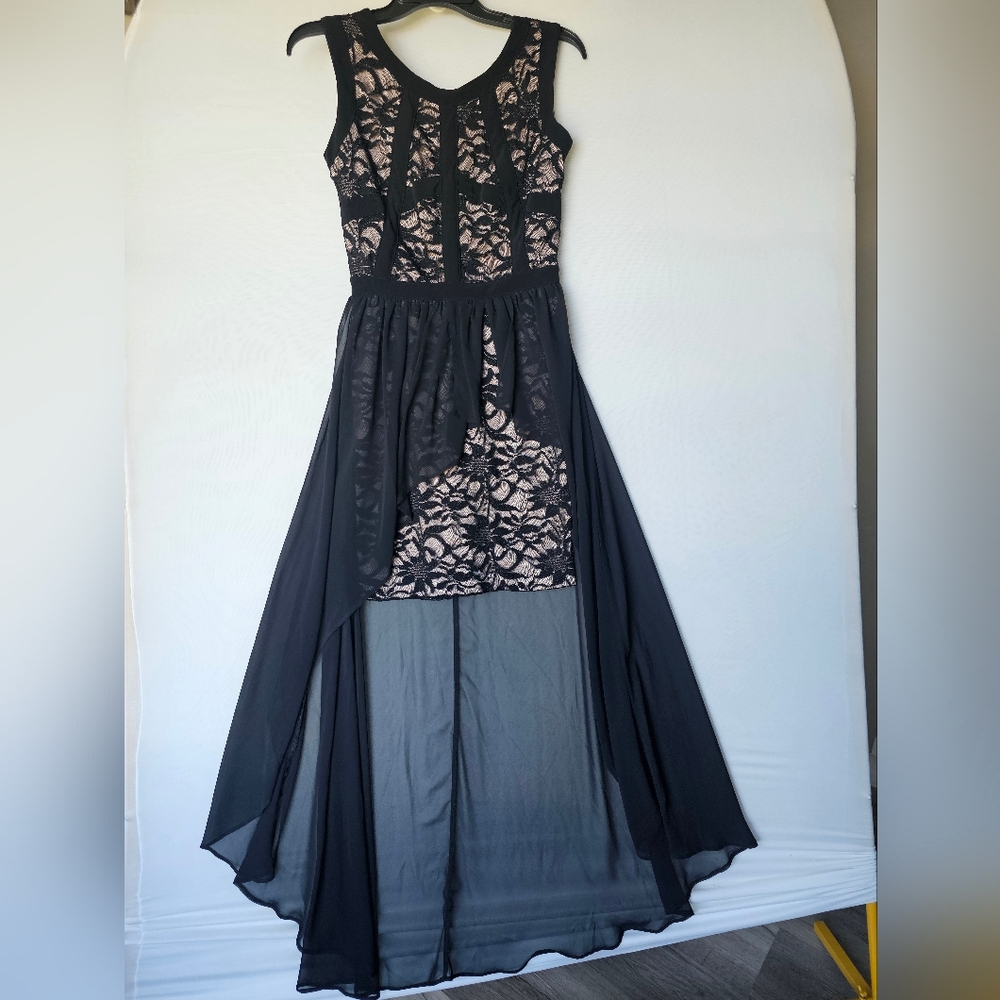 Elegant Morgan & Co. Long Formal Dress - Size 3/4 - Picture 3 of 16